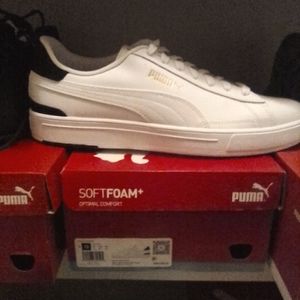Puma sneakers trainers color white black and gold. Size 13